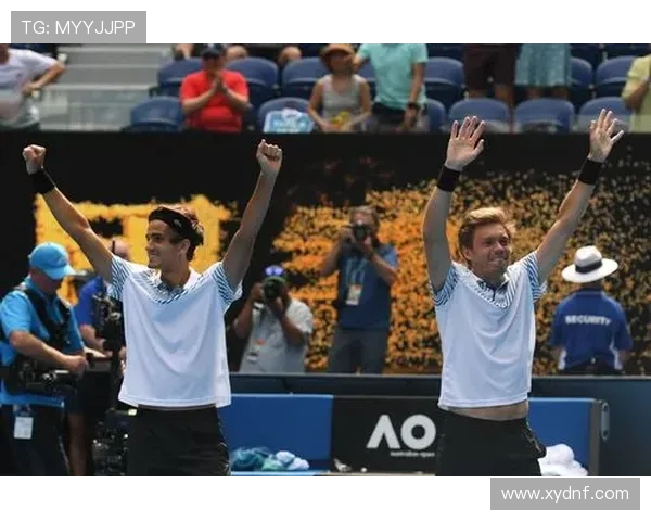 1977年澳网奇事：两届赛事两位冠军